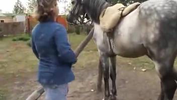 Canine penetrates female after she performs oral on equine. Complimentary zoophilia and beast sex videos