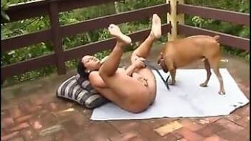 Outdoor fuck scene with a curvy Latina